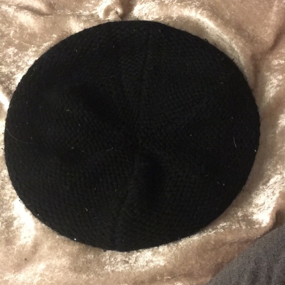 OP Accessories - NWOT black knit beret